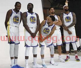 库里和杜兰特背影合照（库里和杜兰特的合照）